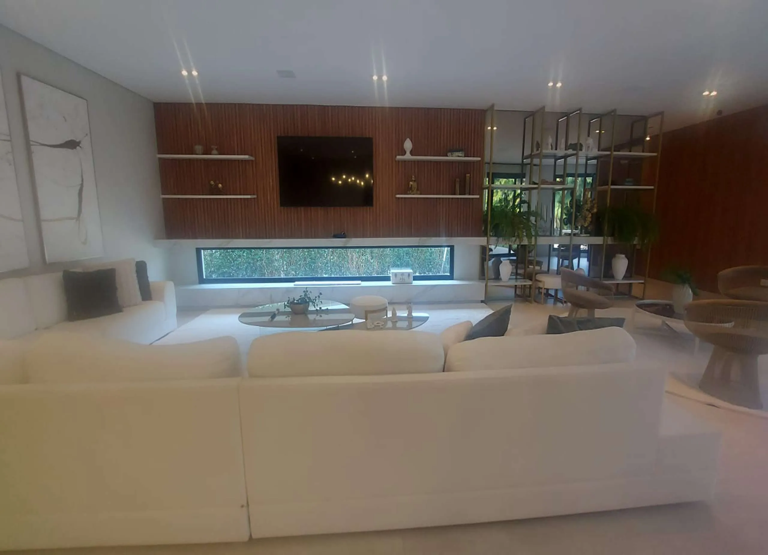MS-Zappa-Sorocaba-Living-amplo-integracao-perfeita-para-grandes-momentos