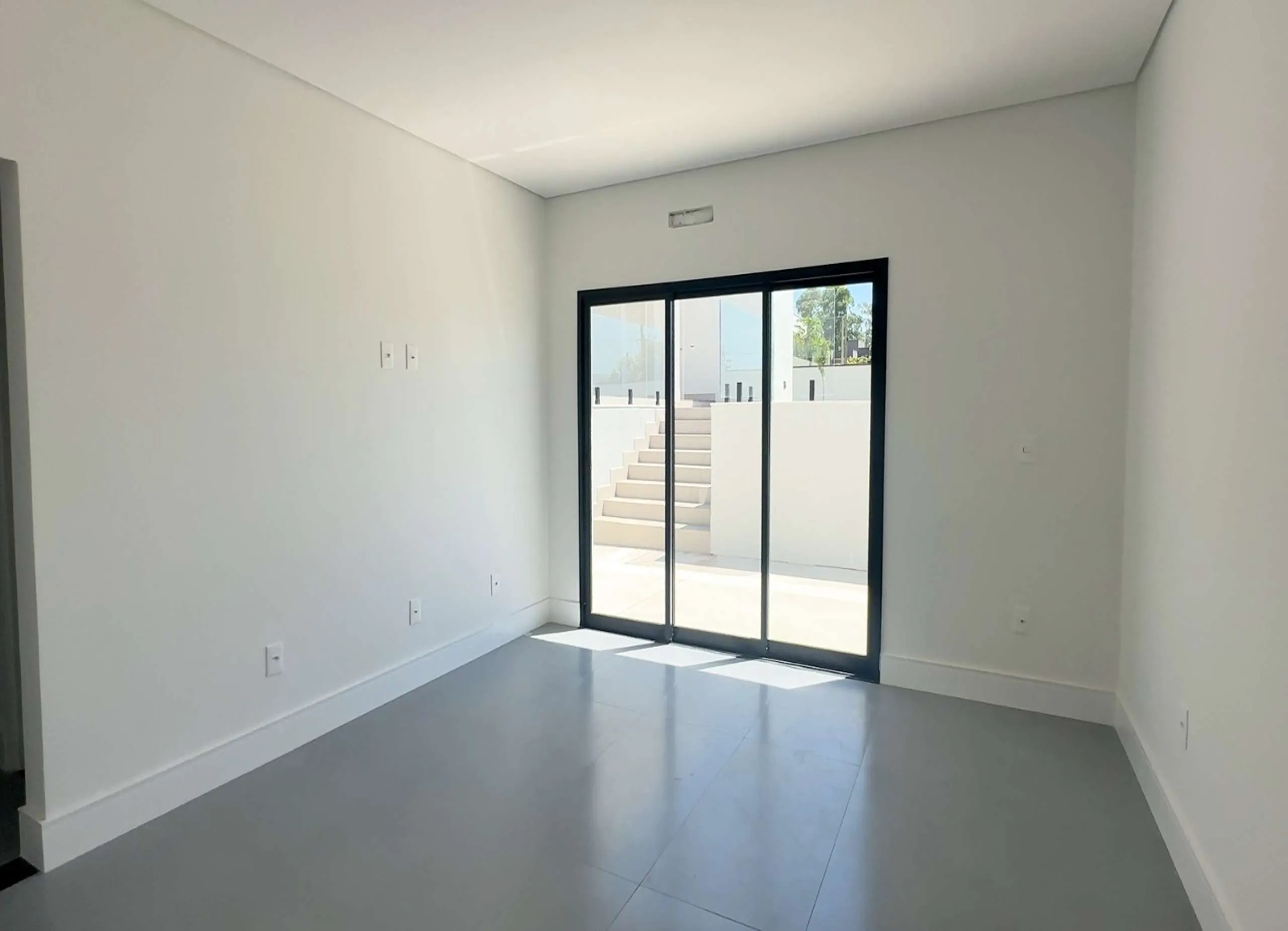 MS-Zappa-Sorocaba-Suite-com-acesso-direto-ao-lazer-externo-privativo-1