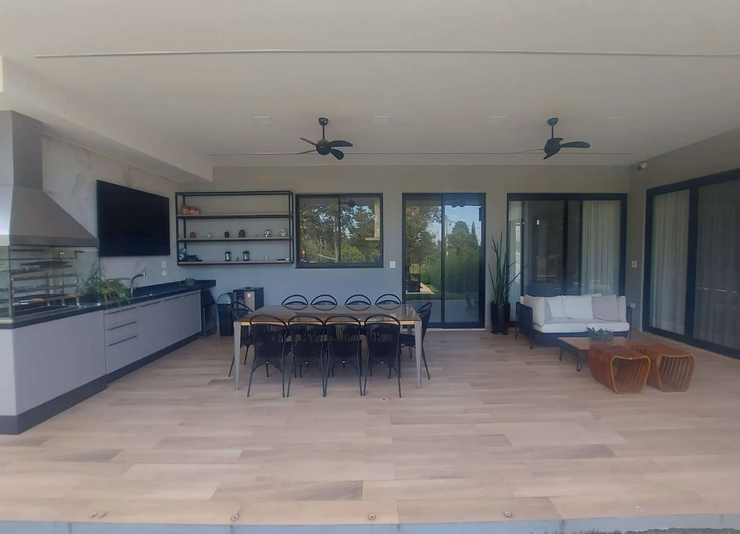 MS-Zappa-Sorocaba-Varanda-gourmet-aberta-para-escritorio-conexao-total-com-area-externa
