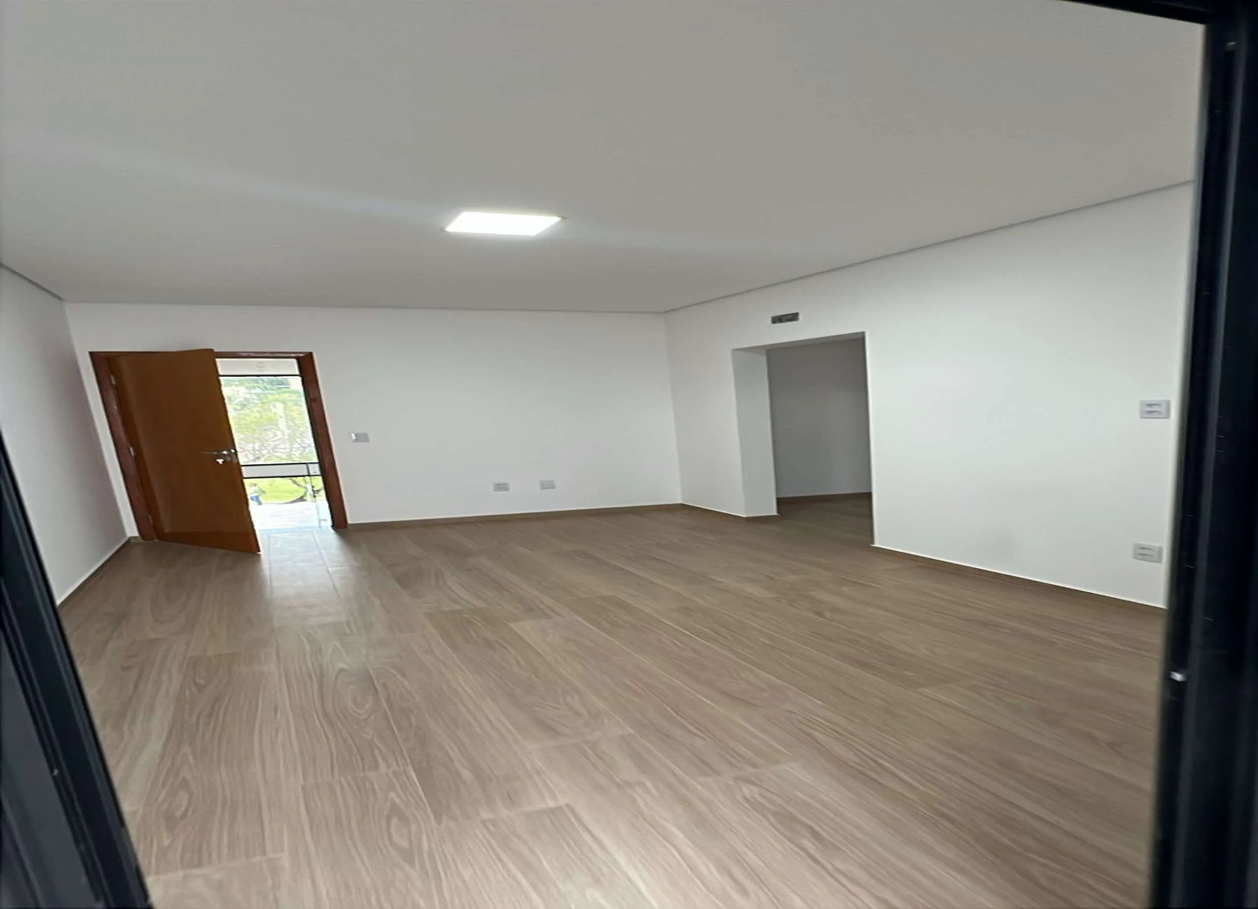 MS-Zappa-Sorocaba-Suite-master-espacosa-pronta-para-closet-e-cama-king