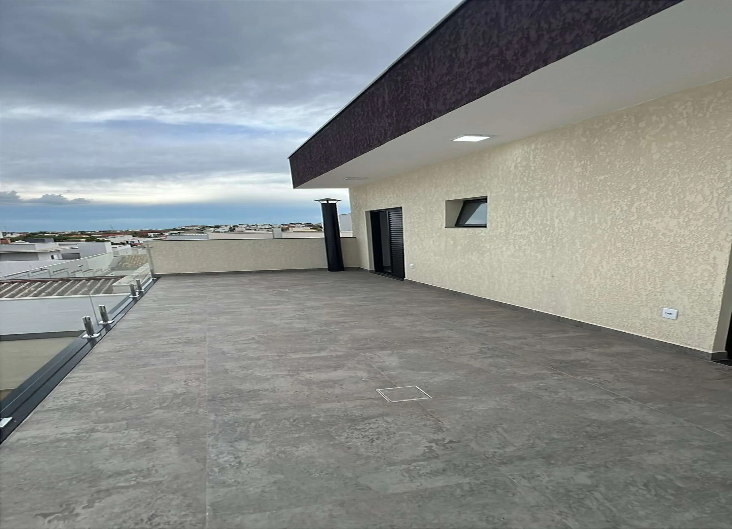 MS-Zappa-Sorocaba-Terraco-generoso-com-vista-aberta-para-o-condominio